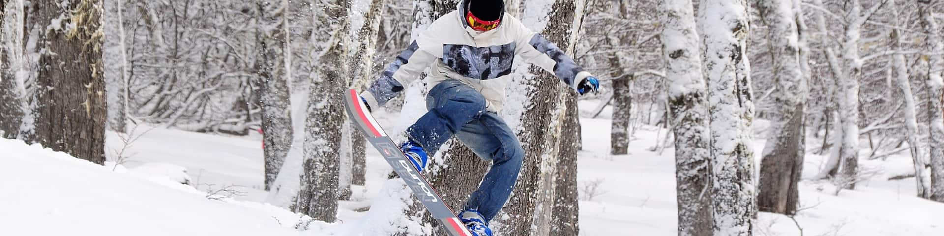 Cerro Bayo showing snow and snow boarding