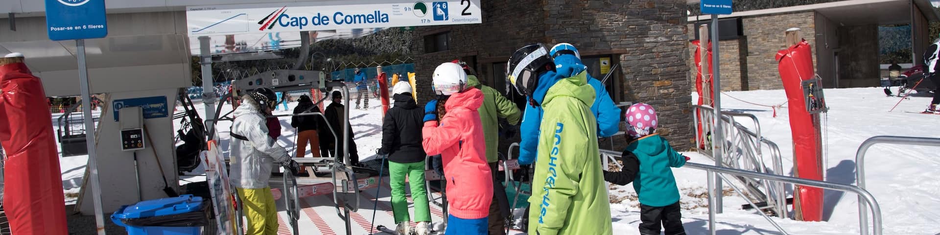 Skigebiet La Molina welches beinhaltet Skifahren, Snowboarden und Schnee