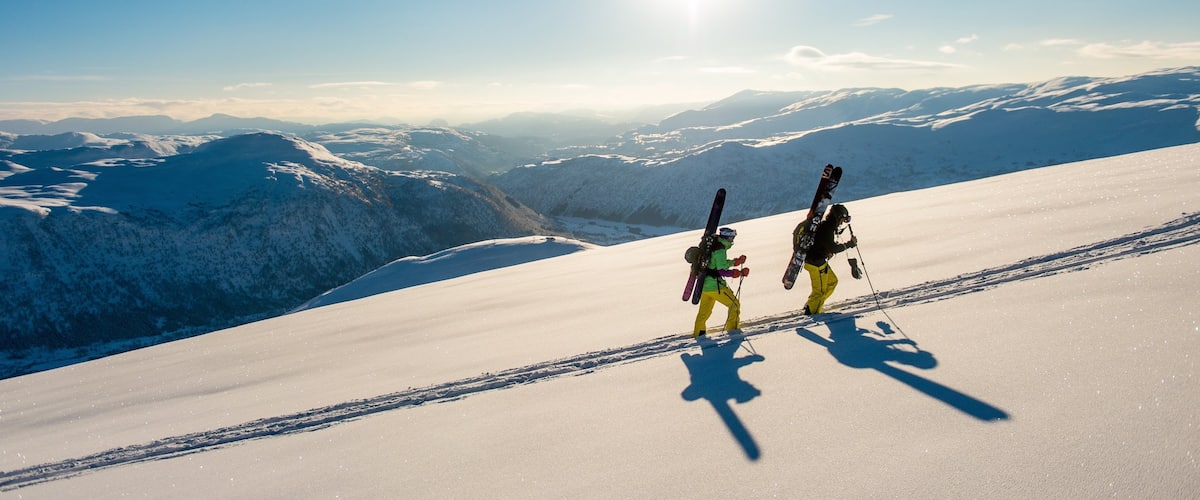 Myrkdalen que incluye vistas de paisajes, montañas y nieve
