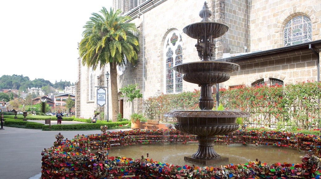 Kerk van São Pedro toont een fontein