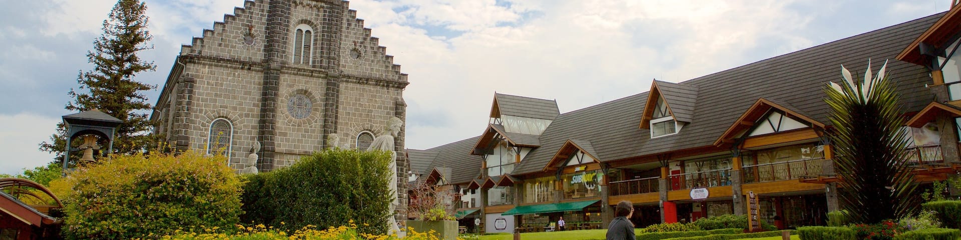 Sao Pedro Church showing a church or cathedral