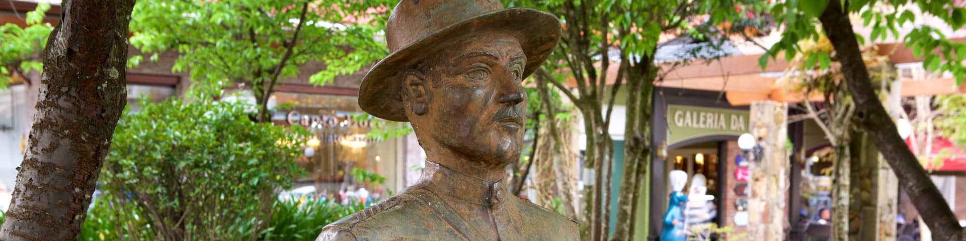 Nicoletti Square which includes a statue or sculpture