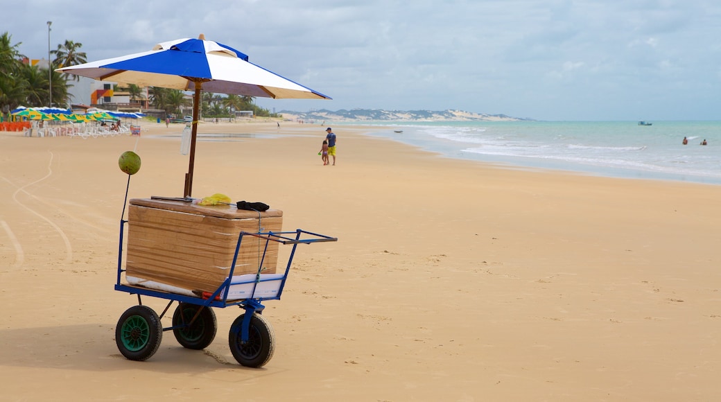 Praia de Pirangi das einen Sandstrand und allgemeine Küstenansicht