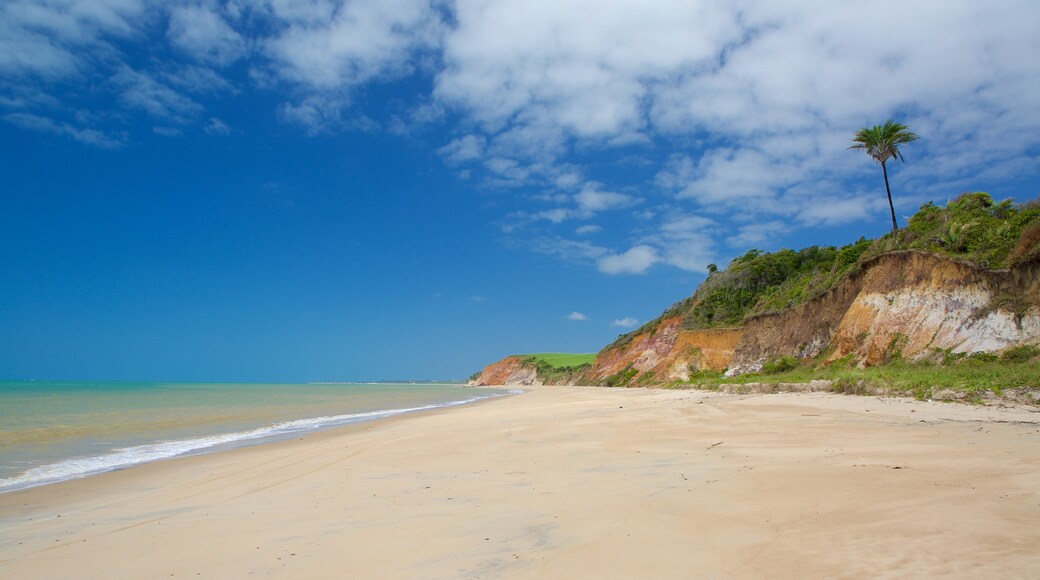 Maceio which includes general coastal views, rocky coastline and a sandy beach