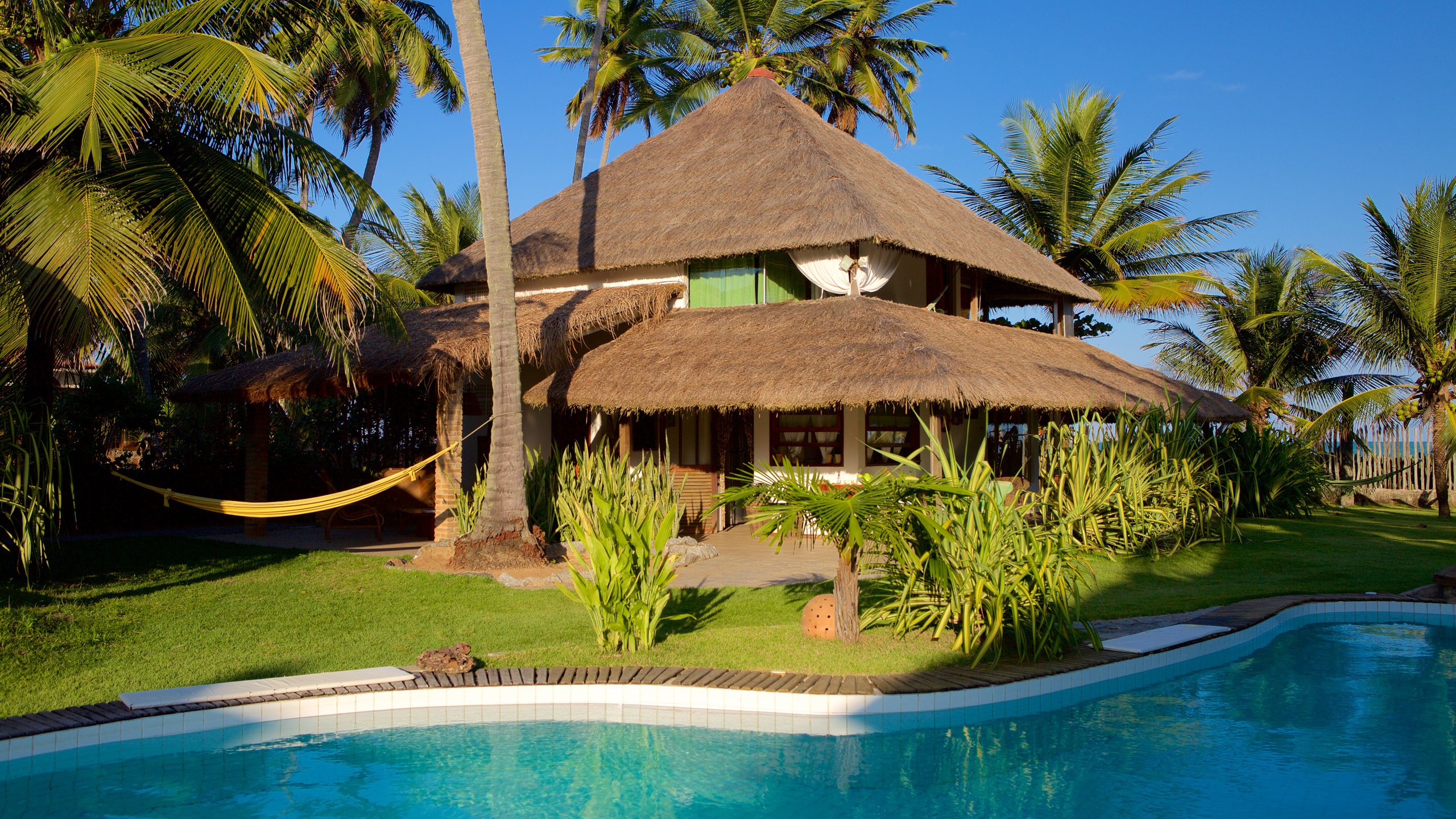 Maceio showing a luxury hotel or resort