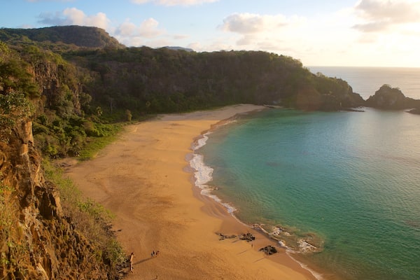 Plage de Sancho montrant vues littorales et plage