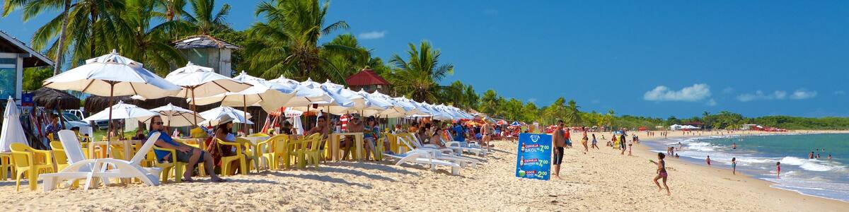 Praia de Taperapuan mit einem allgemeine Küstenansicht, Sandstrand und Luxushotel oder Resort