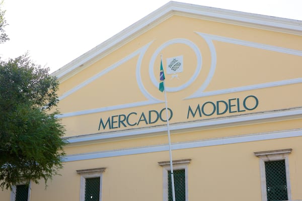 Mercado Modelo qui includes signalisation