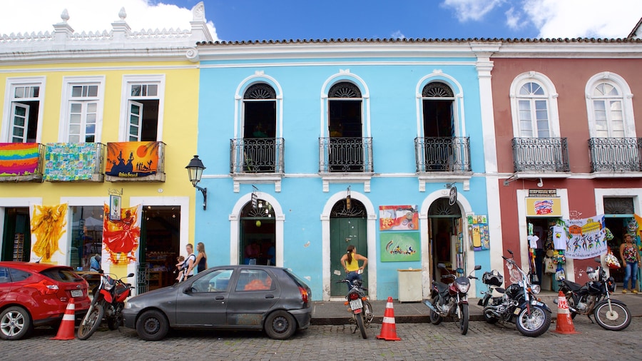 Terreiro de Jesus featuring street scenes and a square or plaza