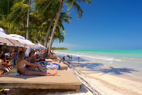 Ipioca Strand mit einem tropische Szenerien, Luxushotel oder Resort und allgemeine Küstenansicht
