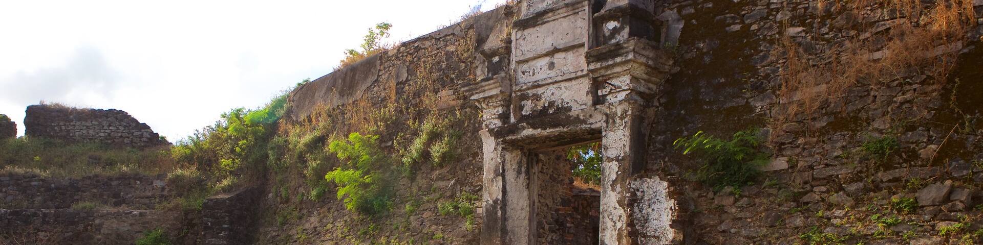 Remedios Fort featuring building ruins, heritage elements and military items