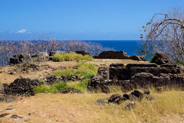 Sao Pedro do Boldro Fort showing heritage elements, rocky coastline and general coastal views