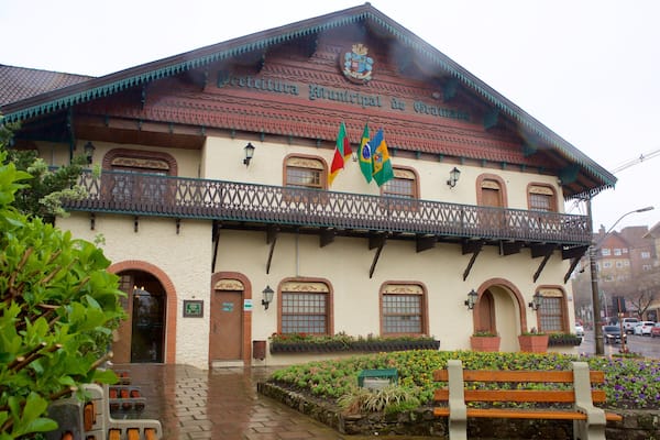 Prefeitura de Gramado welches beinhaltet Verwaltungsgebäude