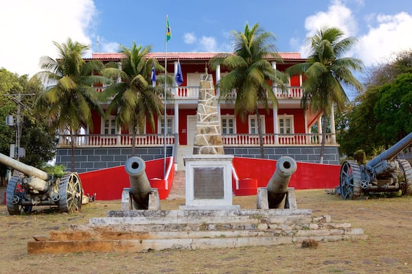 Sao Miguel Palace which includes a monument, a park and château or palace