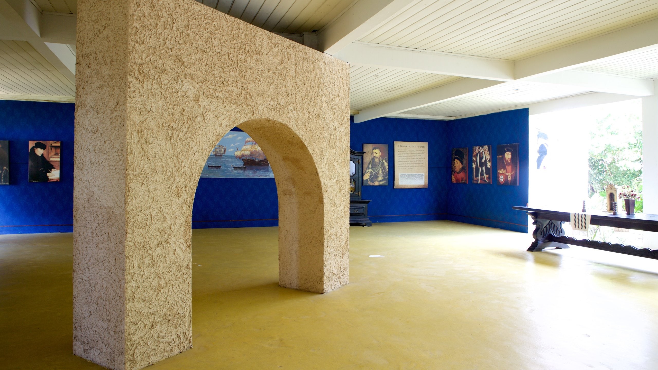 Discovery of Brazil Memorial which includes art and interior views