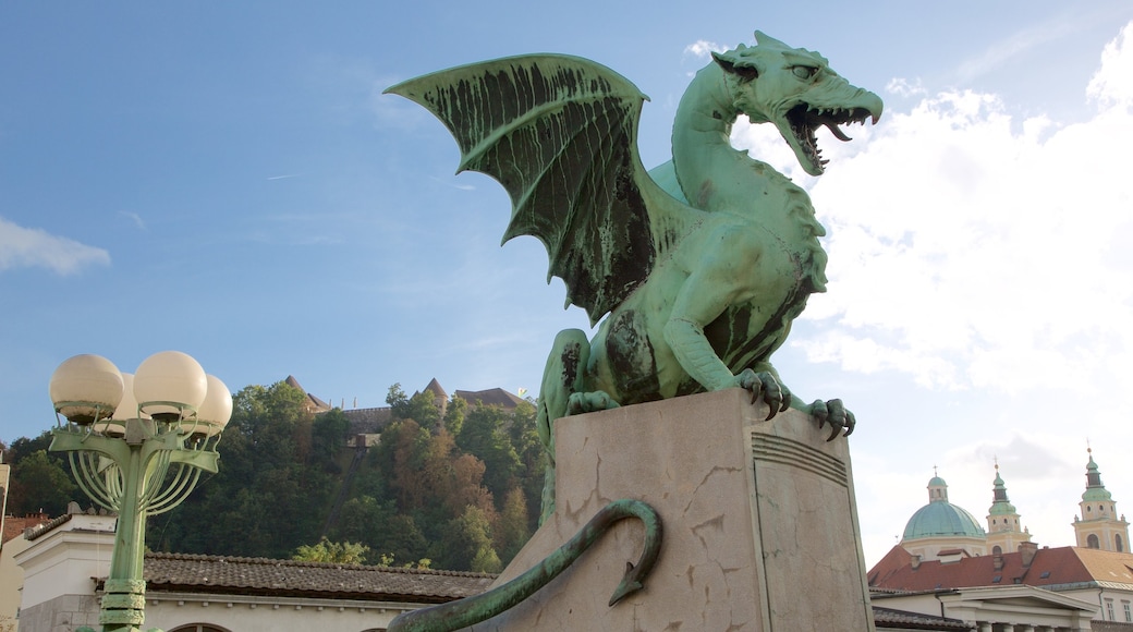 Dragon Bridge showing a monument