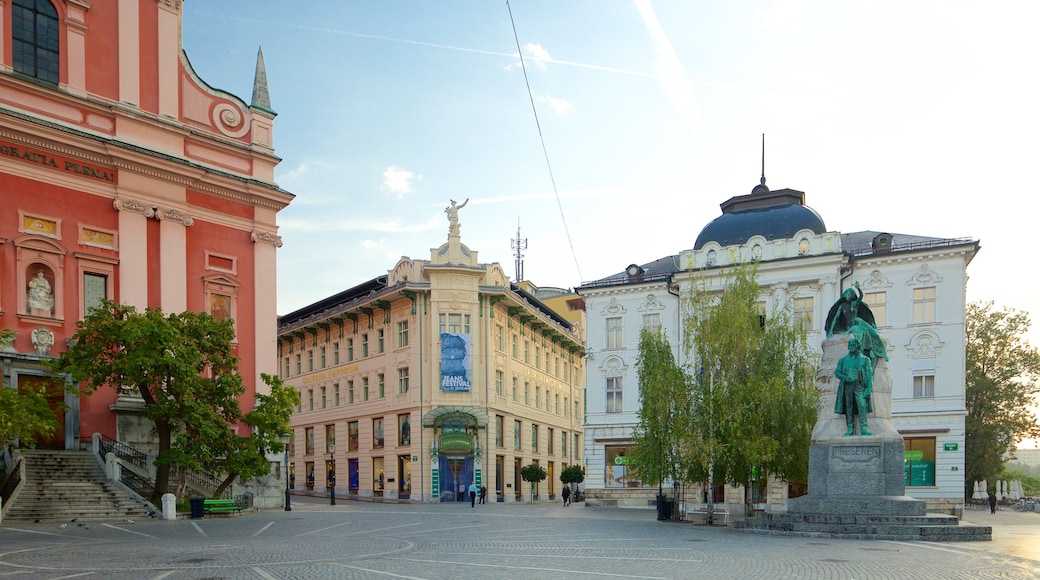 Preseren Square welches beinhaltet Platz oder Plaza, historische Architektur und Statue oder Skulptur