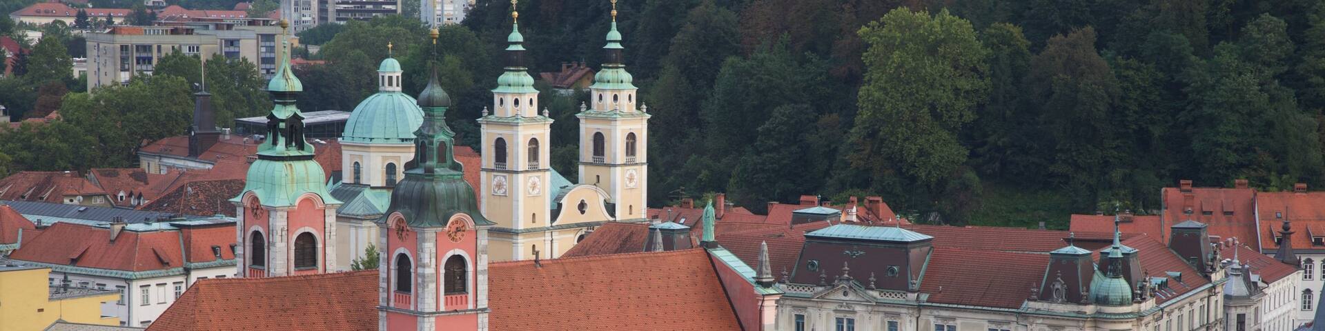 Franciscan Church of the Annunciation mettant en vedette église ou cathédrale