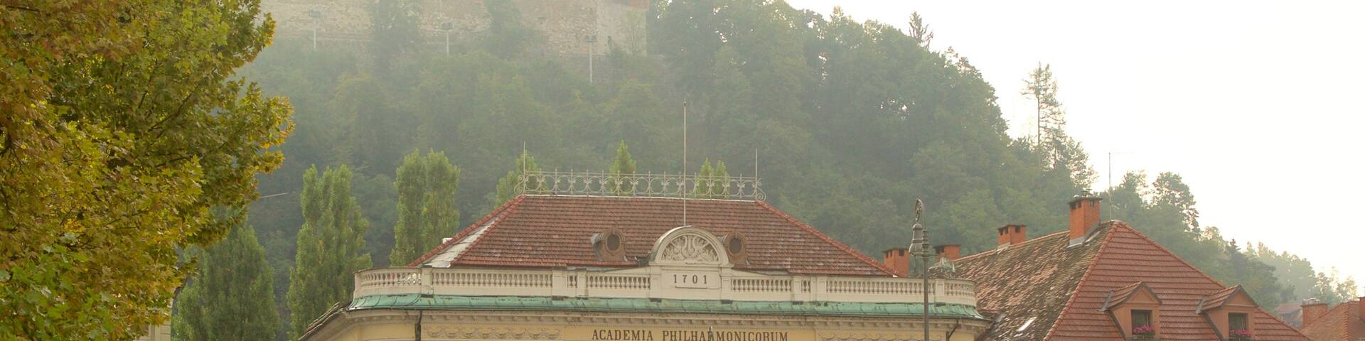 Plage du congrĂšs qui includes square ou place