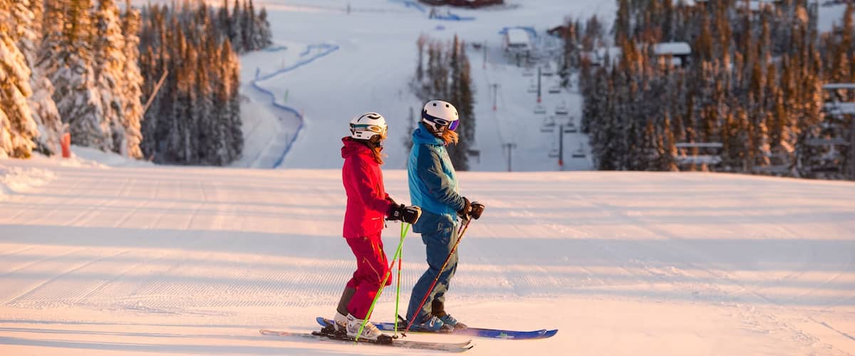 Salen which includes snow, a small town or village and snow skiing