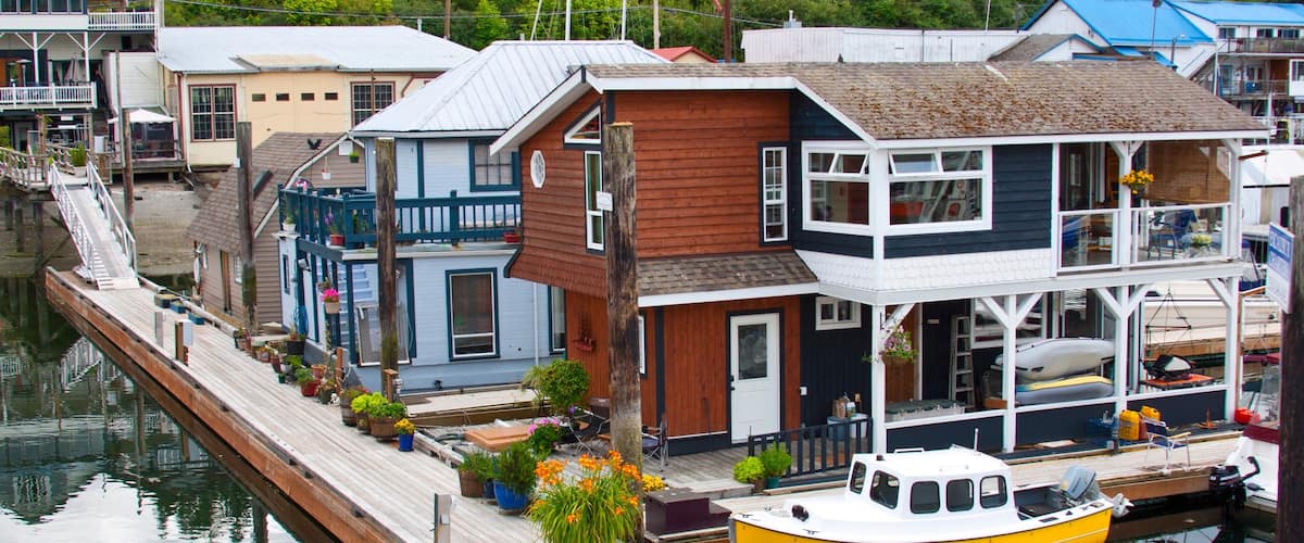 Cowichan Bay qui includes navigation, vues littorales et maison