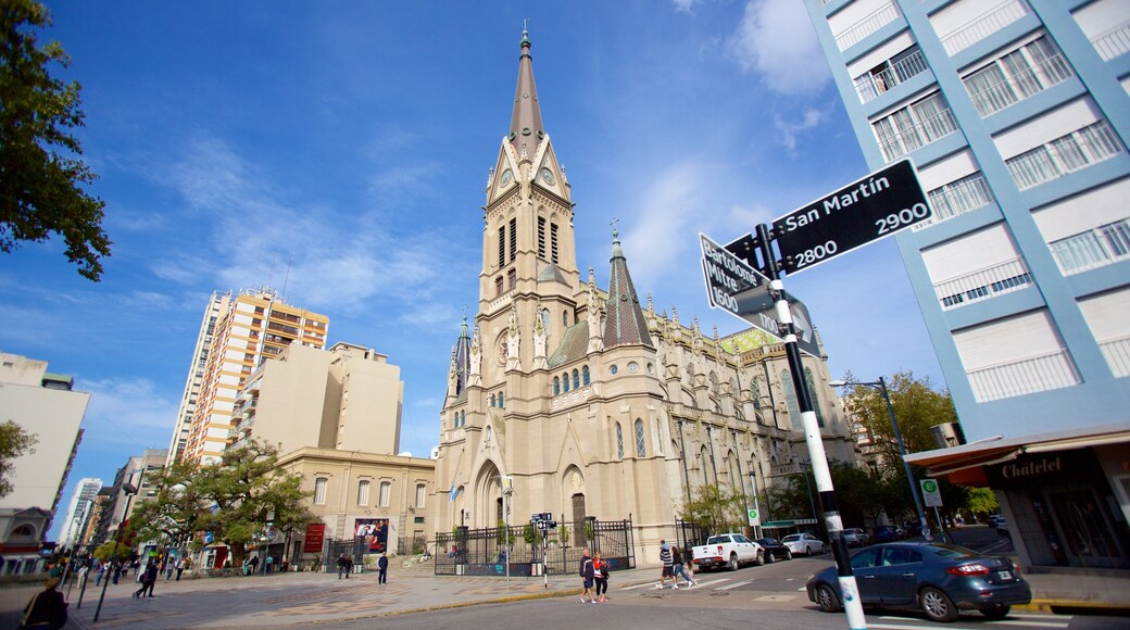 Cathédrale de Mar del Platal montrant ville, église ou cathédrale et signalisation
