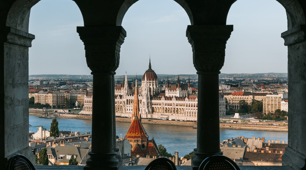 Fisherman\'s Bastion showing heritage architecture, a castle and a river or creek