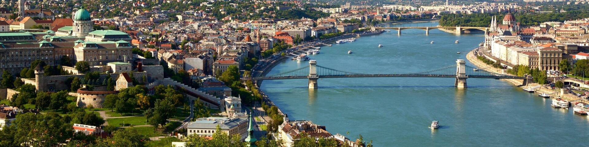 Citadella which includes a bridge, a river or creek and a city
