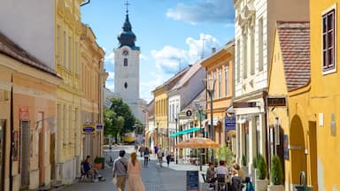 Pécs das einen Stadt, Straßenszenen und Café-Szenerien