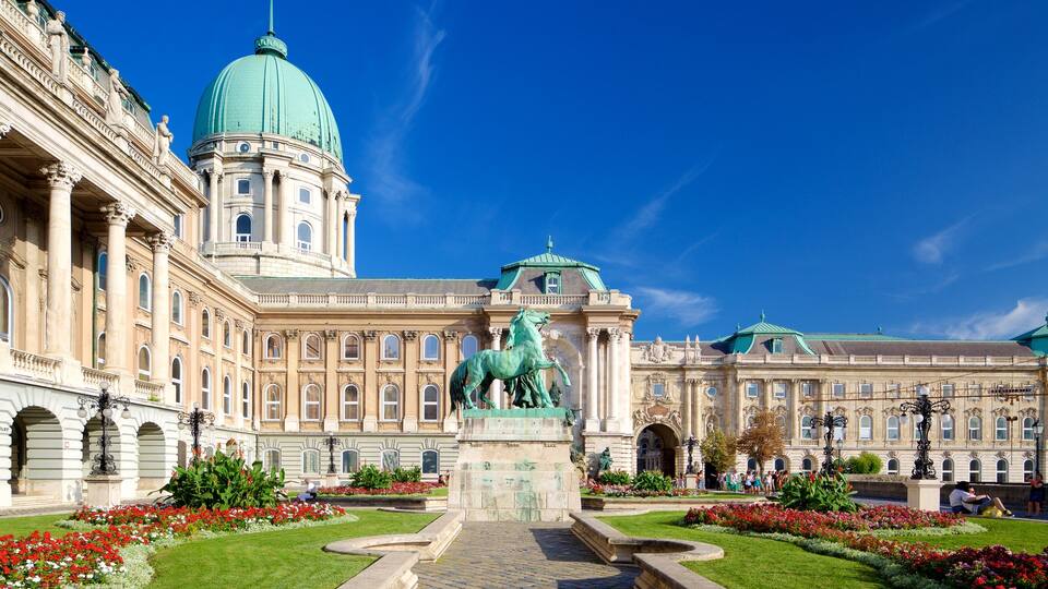 Buda Castle featuring heritage architecture, a park and a castle