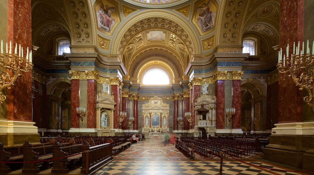 Basilica di Santo Stefano mostrando chiesa o cattedrale, vista interna e architettura d\'epoca