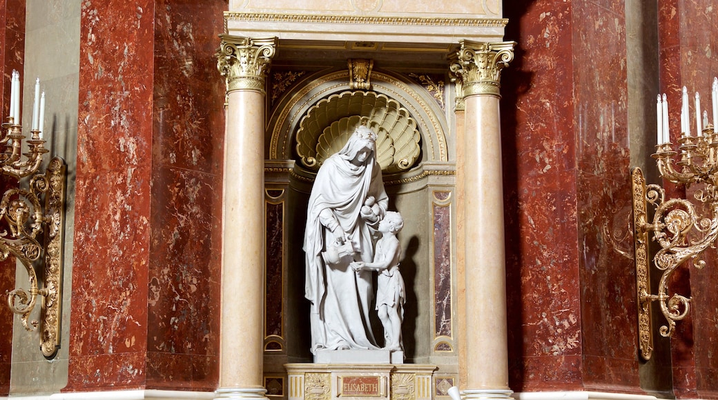 Basílica de San Esteban mostrando una iglesia o catedral, vistas interiores y una estatua o escultura