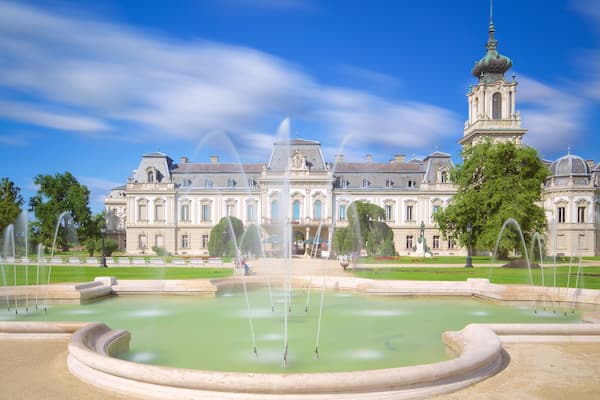 Festetics Palace qui includes patrimoine architectural, fontaine et chĂąteau ou palais