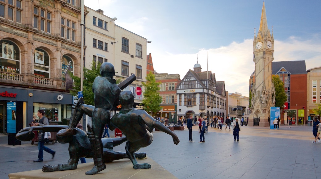 Leicester mit einem Platz oder Plaza, Stadt und Statue oder Skulptur