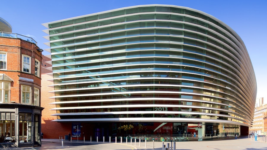 Curve Theatre som omfatter moderne arkitektur og teaterliv