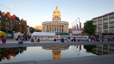 Nottingham qui includes ville, marchés et bâtiment public