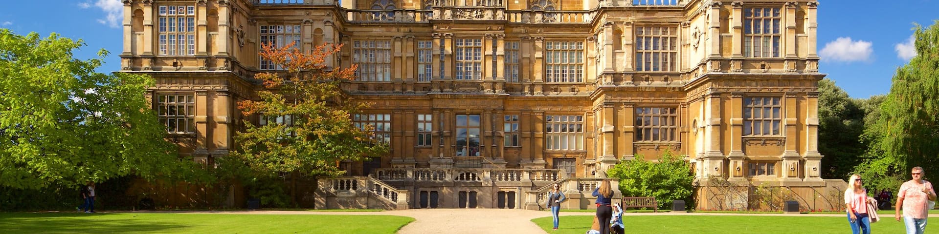 Nottingham featuring heritage architecture, a castle and a fountain