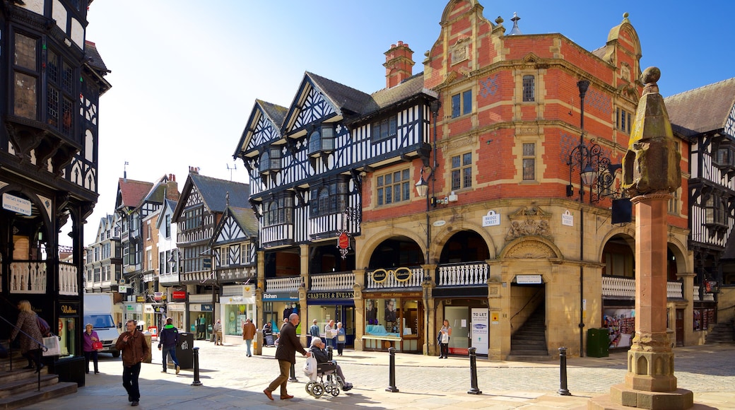 Chester ofreciendo una ciudad, un parque o plaza y elementos del patrimonio