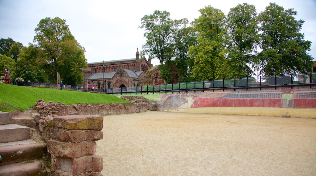 Roman Amphitheatre showing heritage elements, a ruin and theatre scenes