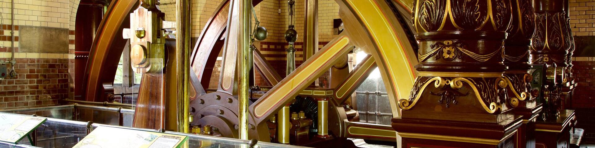 Leicester which includes interior views