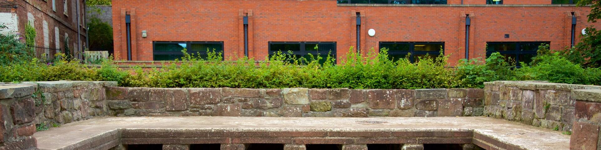 Chester showing building ruins and heritage elements