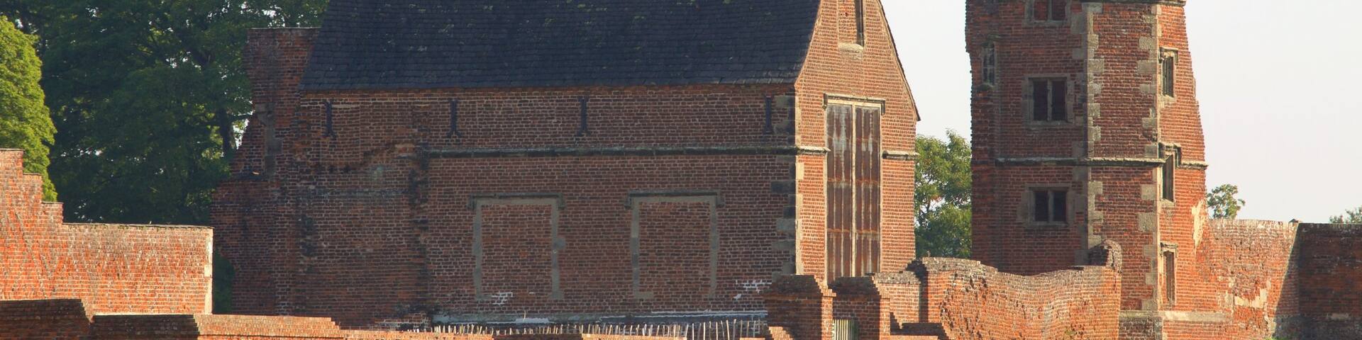 Leicester which includes building ruins, a castle and heritage elements