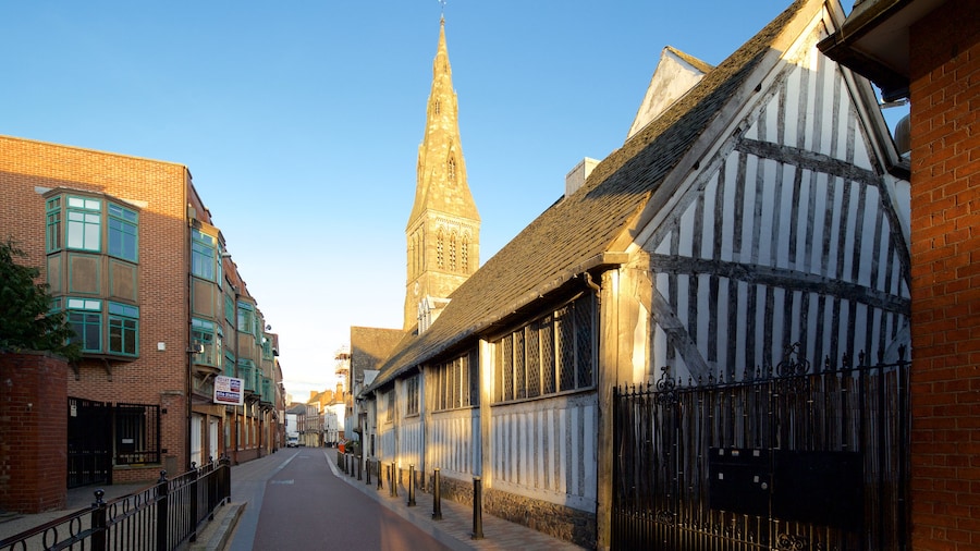 Leicester featuring heritage elements and street scenes