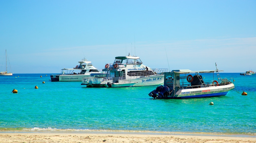 Dunsborough mostrando vistas generales de la costa, paseos en lancha y una playa