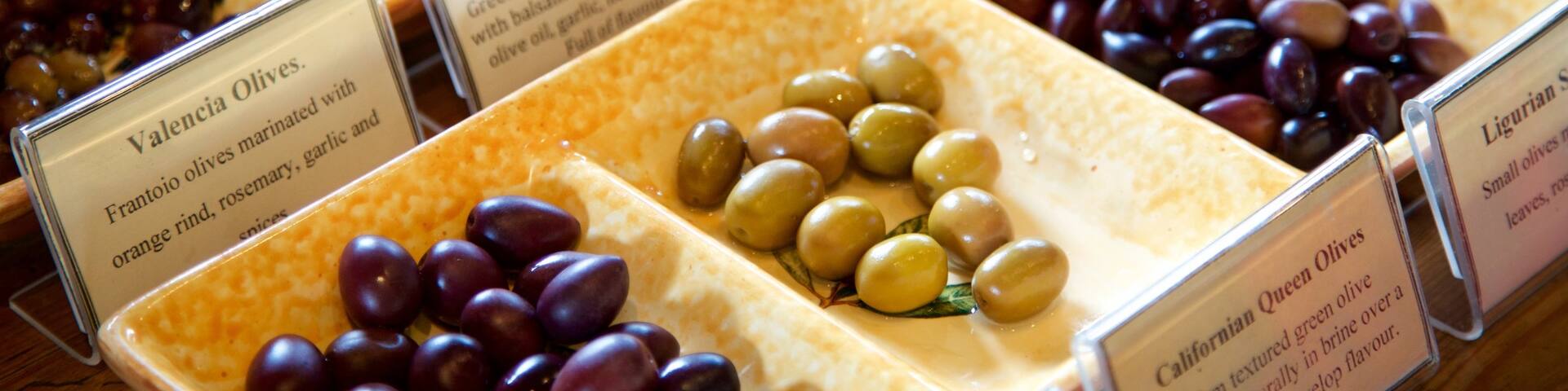 Naturaliste featuring food and interior views