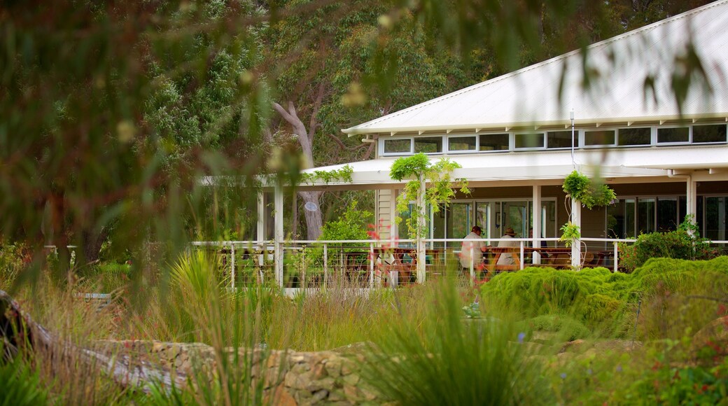 Amaze\'n Margaret River which includes a house and a park