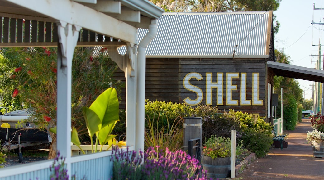 Margaret River Wine Region which includes flowers and signage