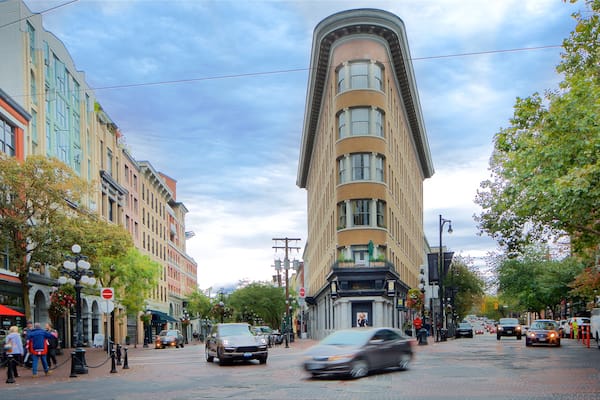 Gastown which includes a city and street scenes