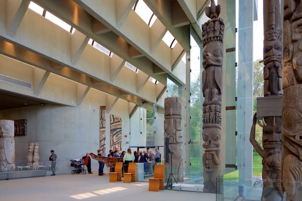 Museum of Anthropology das einen Kultur indigener Völker und Innenansichten