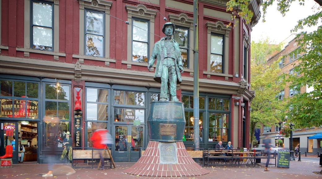 Gastown qui includes statue ou sculpture, scènes de rue et patrimoine architectural